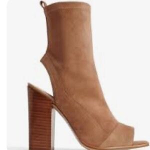 NWOT Aldo Ibania Booties